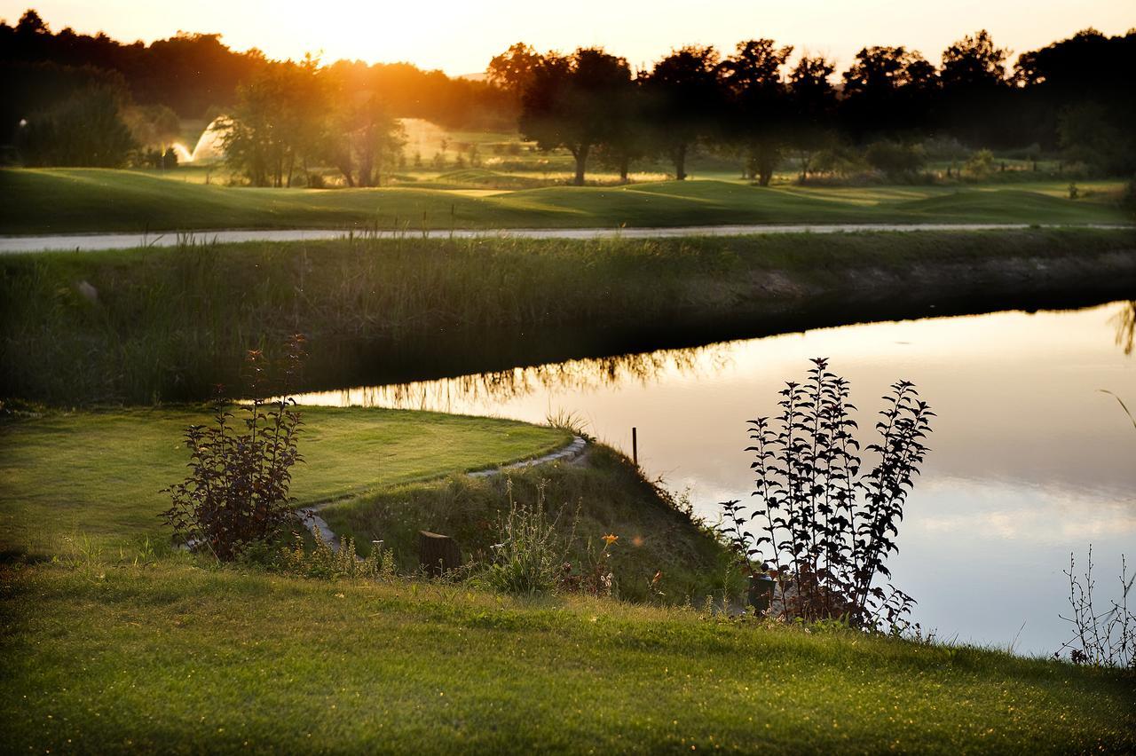 Palac Brzezno Spa & Golf Oborniki Slaskie Luaran gambar